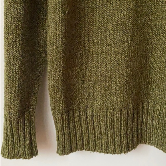 Carolyn Taylor Knit V-Neck Sweater - Picture 4 of 8